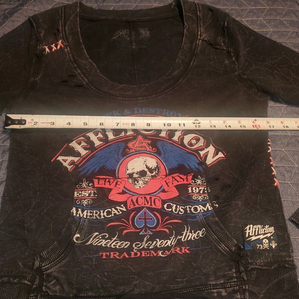 Vintage Y2K Affliction Distressed Skull Wing Mineral Wash Sweatshirt Women's M - Picture 8 of 9